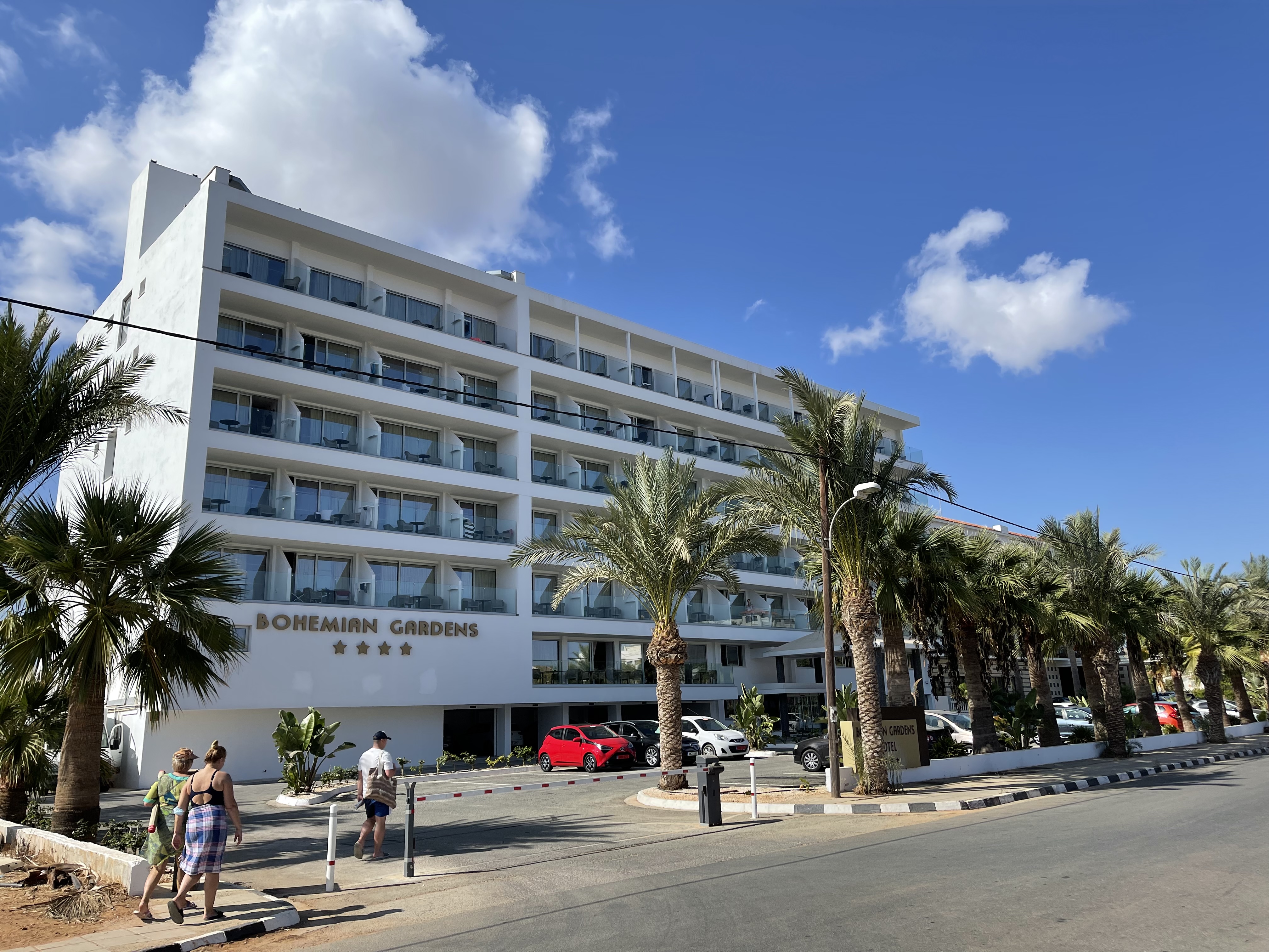 Фото Bohemian Gardens Hotel