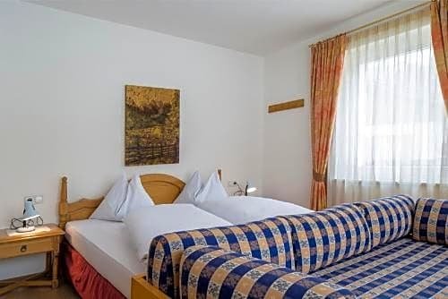 Фото Hotel Schoenblick