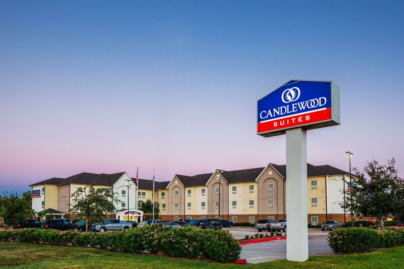 Гостиница Candlewood Suites Lake Jackson Clute, an Ihg Hotel