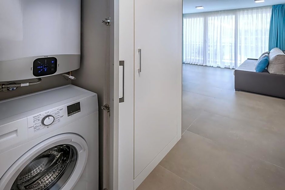 Фото Rentalmar Salou Playa Family Suites & Pool