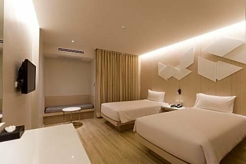 Гостиница Crystal Hotel Hat Yai в Хатъяй