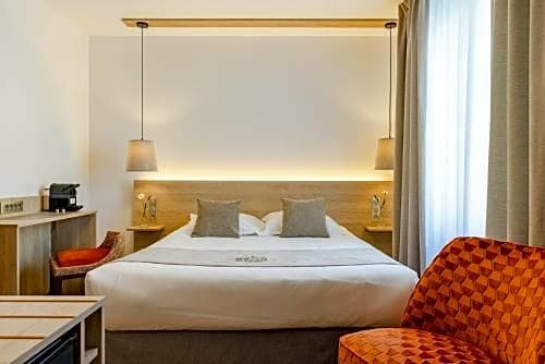 Гостиница Maison DRAPIER - Lac de Madine Hôtel Restaurant & SPA в Коммерси