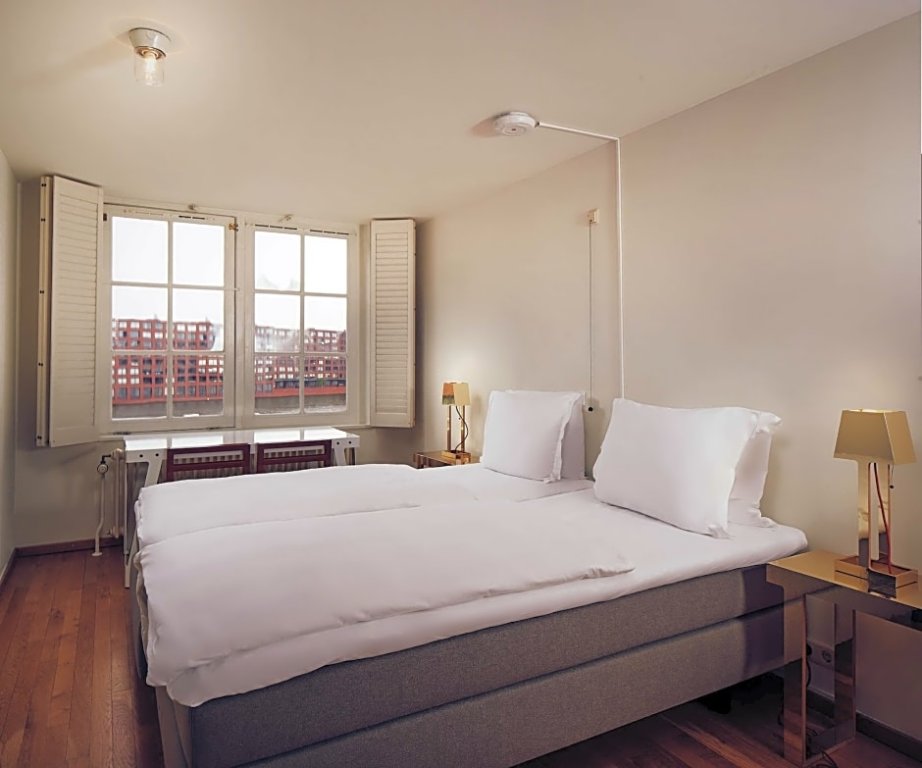 Фото Lloyd Hotel