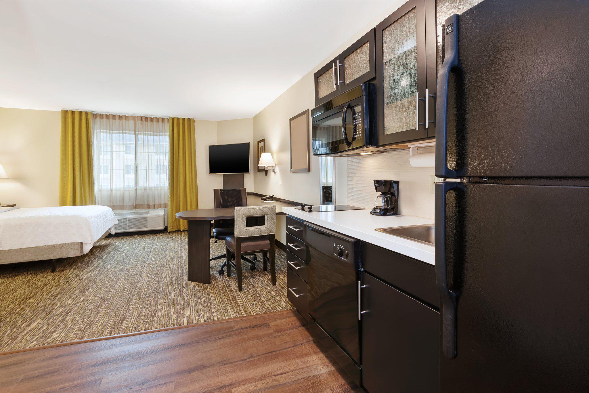 Фото Candlewood Suites Washington North, an Ihg Hotel