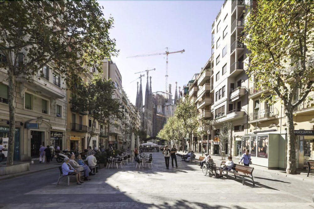 Фото Enjoybcn Gaudi Apartments