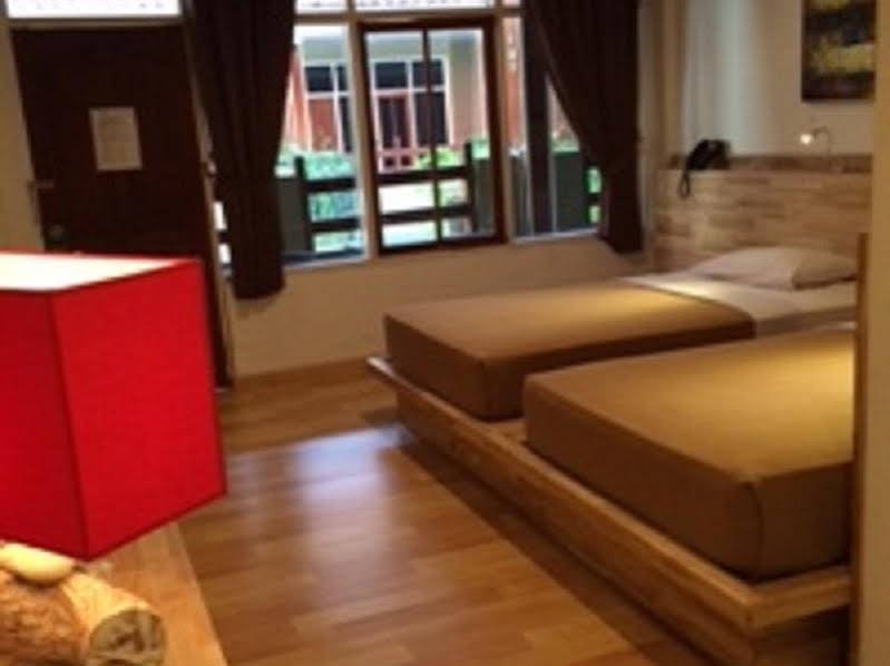 Фото Hotel Karthi