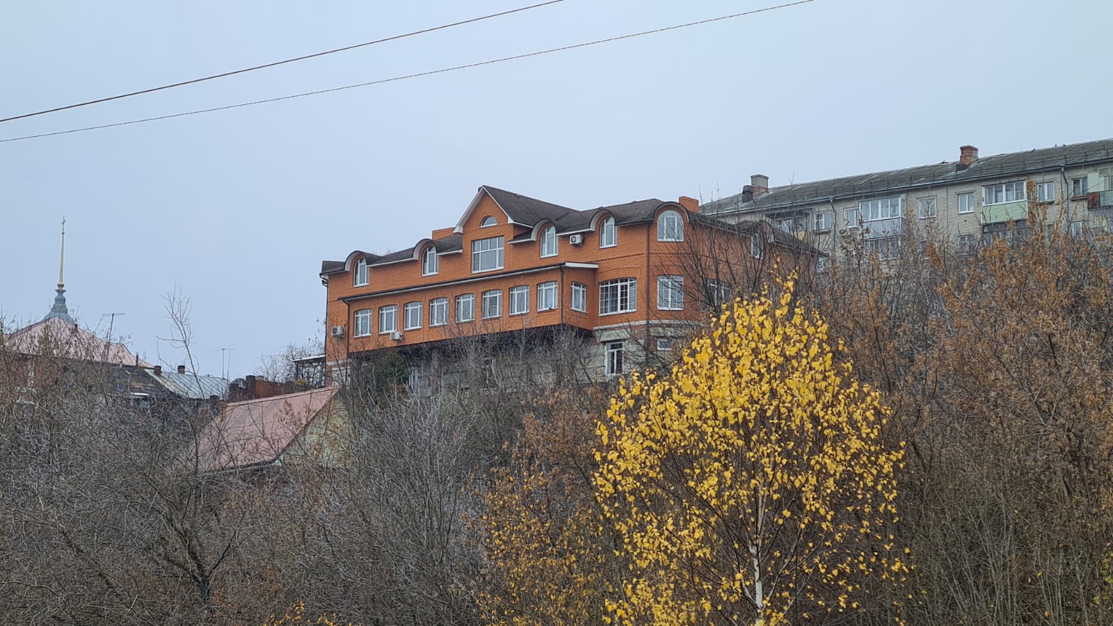 Фото Дом над рекой