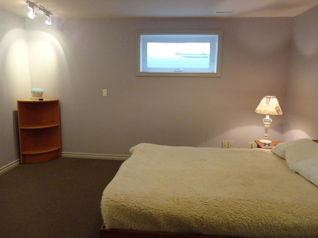 Фото Mediterranean Edmonton BnB