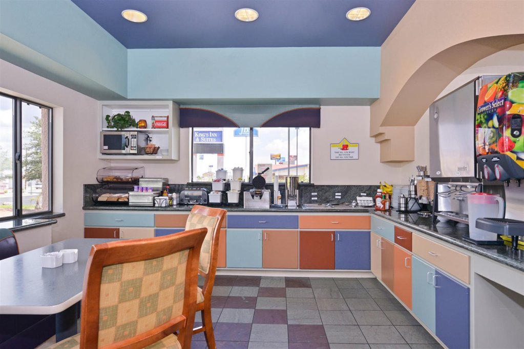 Фото Best Western Plus King's Inn & Suites