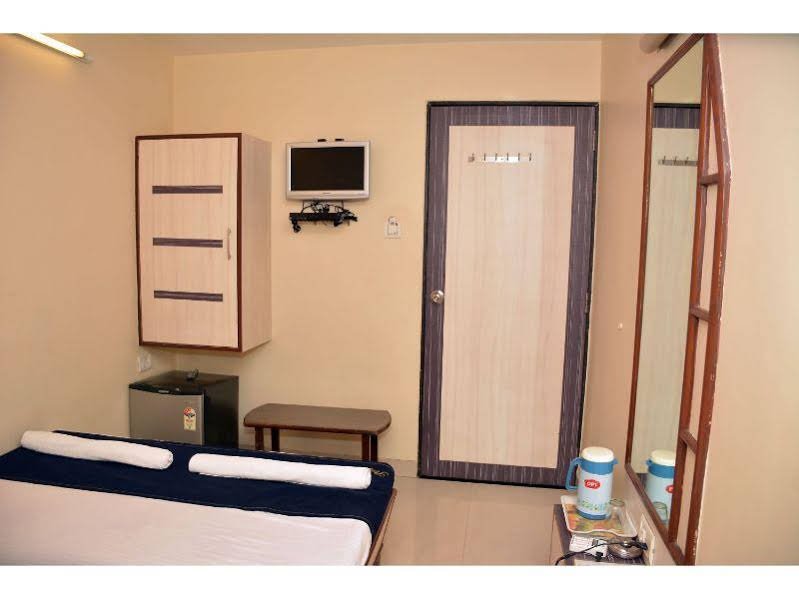 Фото Hotel Broadway Colaba