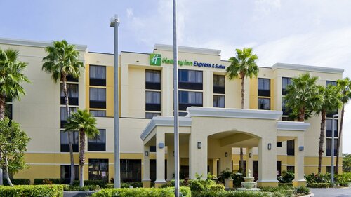 Гостиница Holiday Inn Express & Suites Kendall East Miami