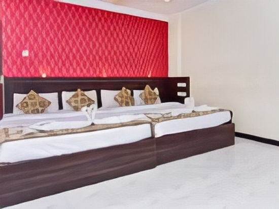 Фото Hotel Gowtham