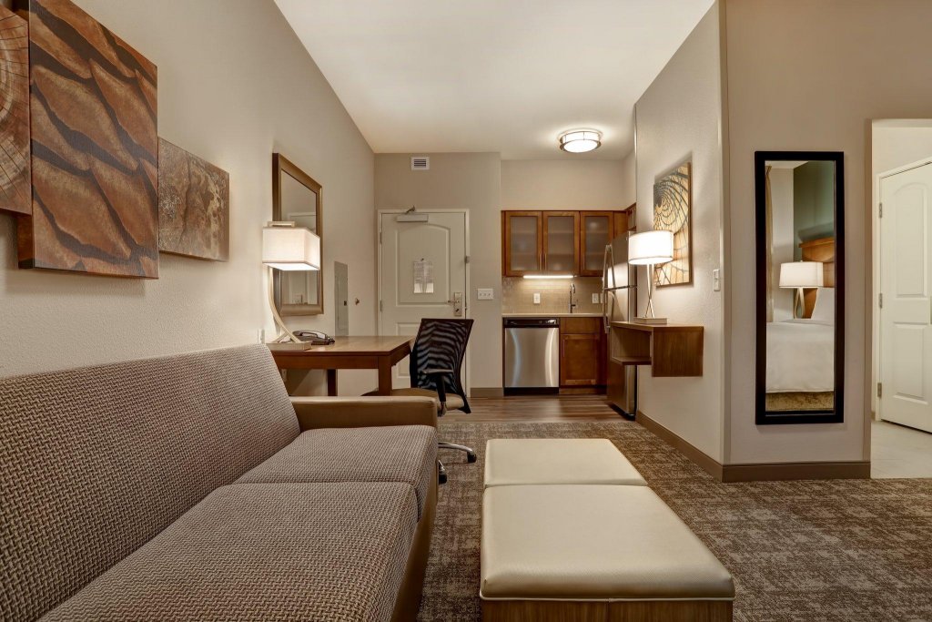 Фото TownePlace Suites Kansas City Overland Park
