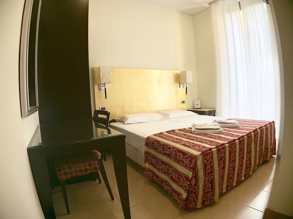 Фото Hotel Fiorella Milano