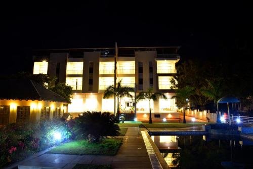 Фото Hotel Sadhana Executive