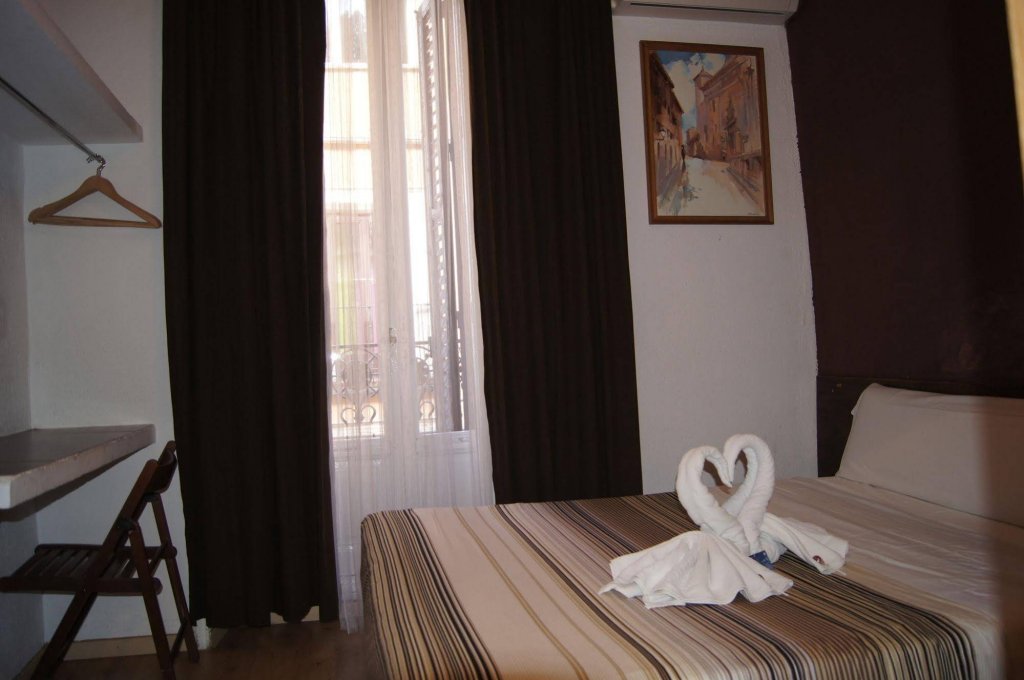 Фото Hostal A Nuestra Senora De La Paloma