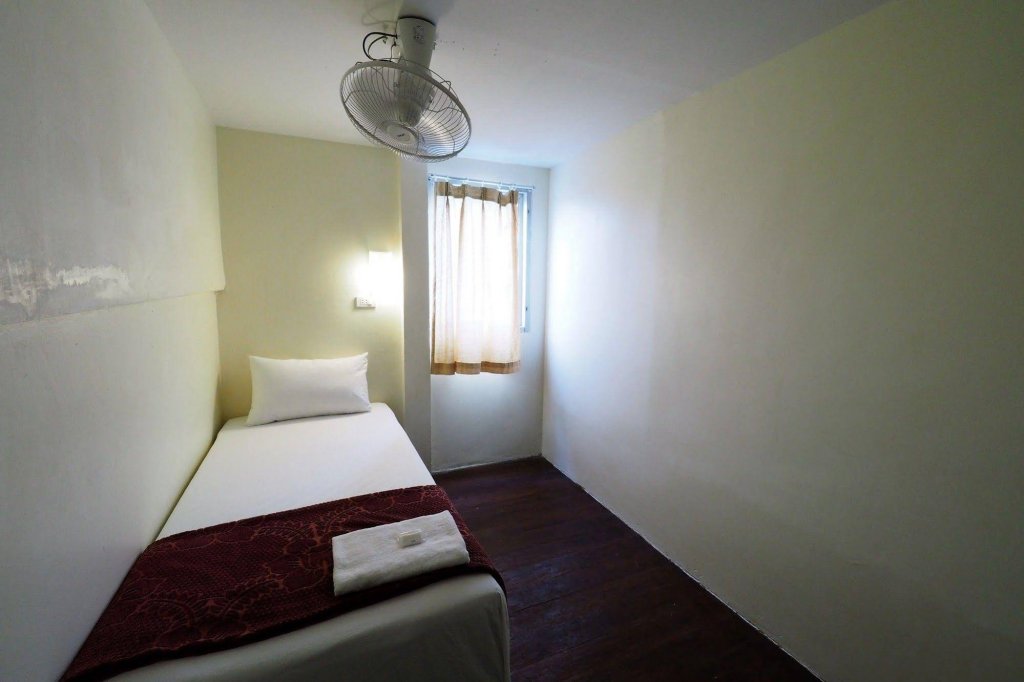 Фото Khaosan Green House Hotel