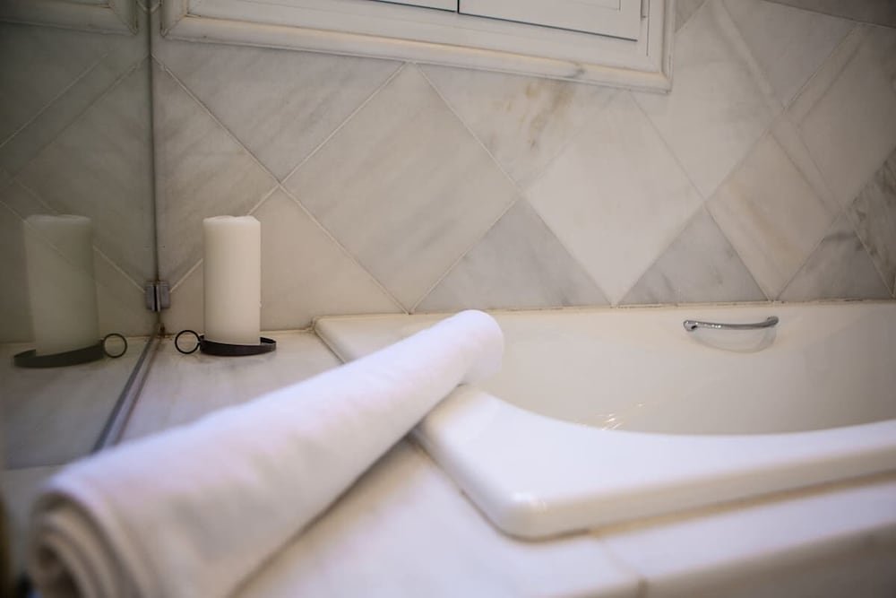 Фото Beautiful 1bed Sleeps 6 W/terrace Heart of Madrid