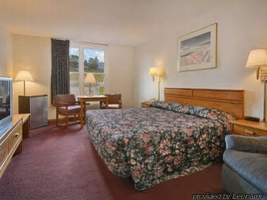 Фото Super 8 by Wyndham Harrisburg Hershey West