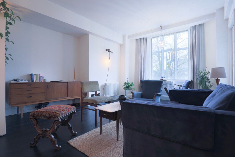 Фото Comfortable Central 1 Bedroom Flat