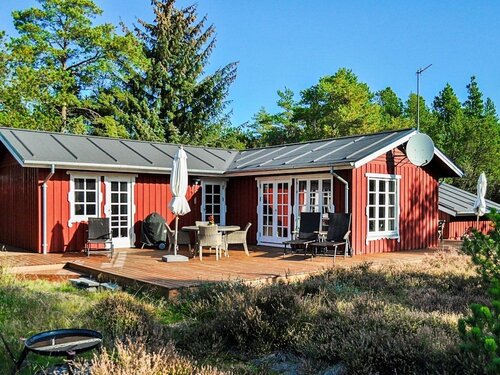 Жильё посуточно Vibrant Holiday Home in Ålbæk With Terrace