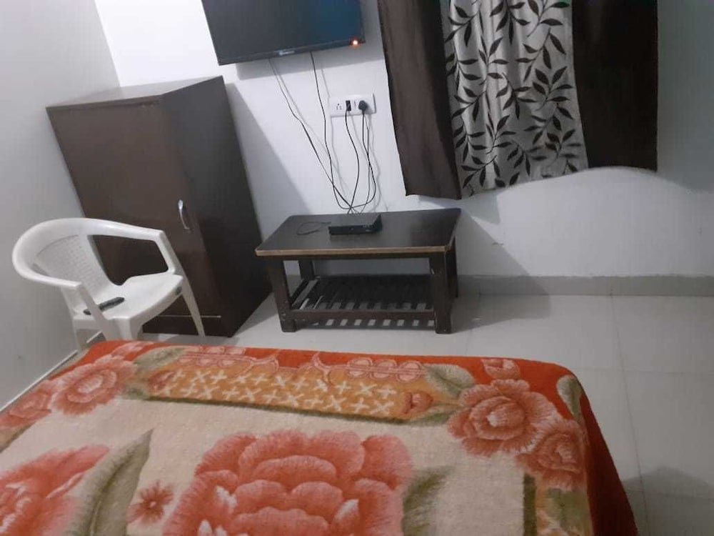 Фото Hotel Pooja Palace