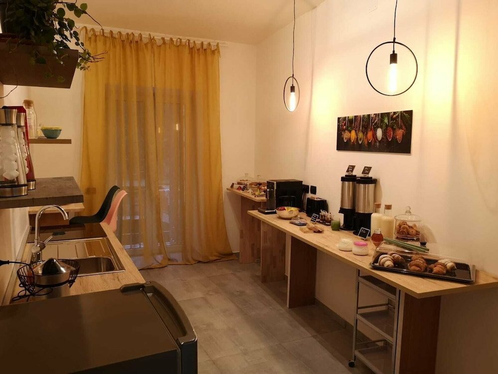 Hotel Hi Relais Rooms, Naples, photo