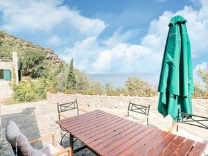Sea-view Villa in Pera Melana With Terrace & Garden