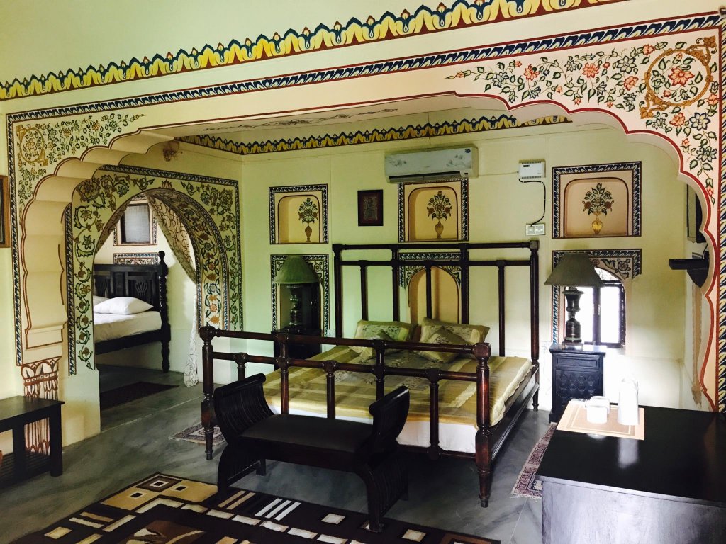 Фото Hotel Shahi Palace