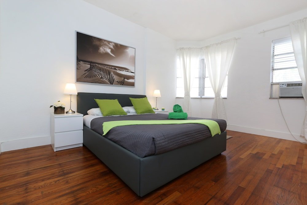 Фото Garden Suites South Beach