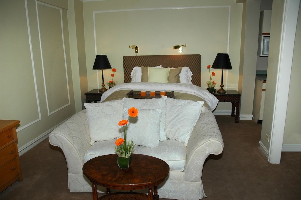 Фото The Morgan State House