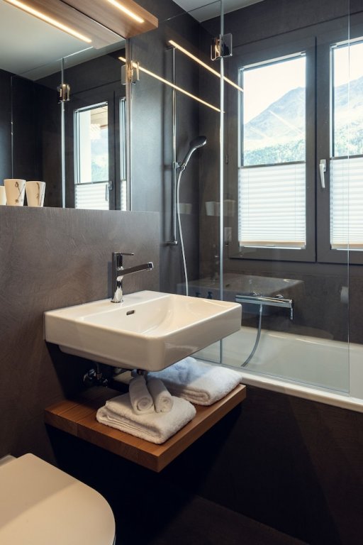 Фото Conrad's Mountain Lodge - Sport Equipment included