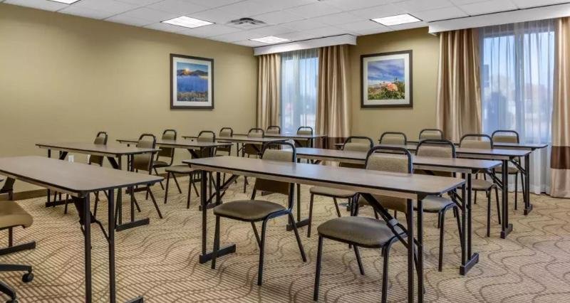 Фото Comfort Inn & Suites Boise Airport