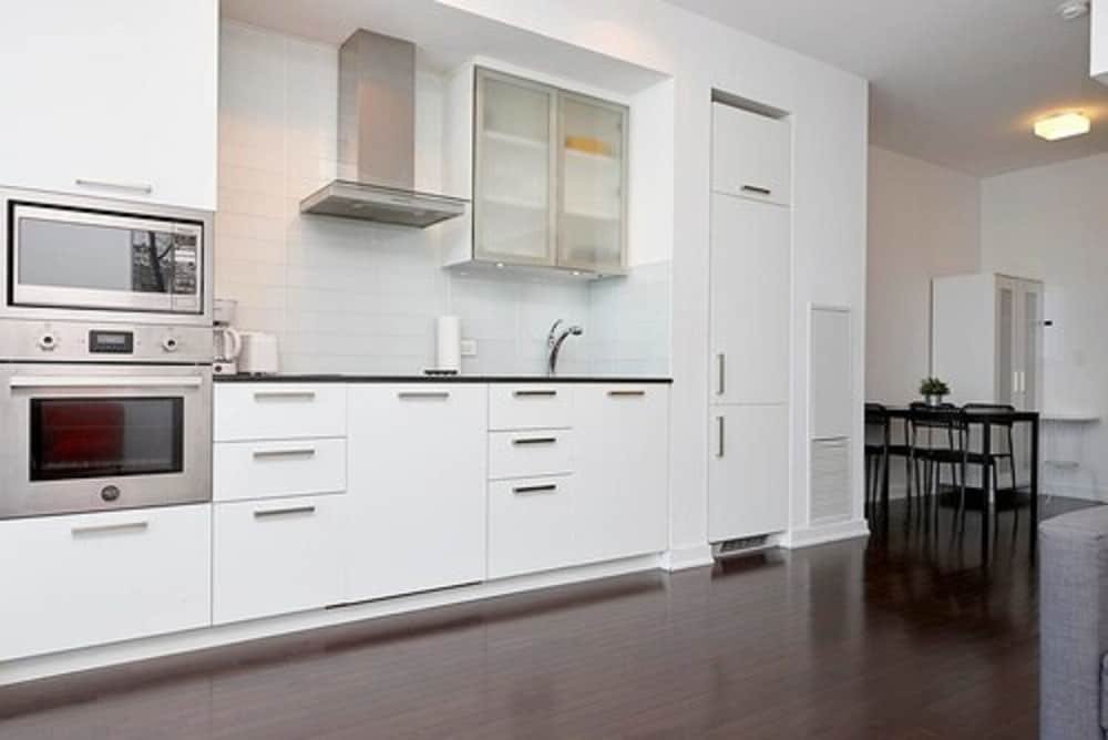 Фото Lavish Suites - Luxury One Bedroom Condo