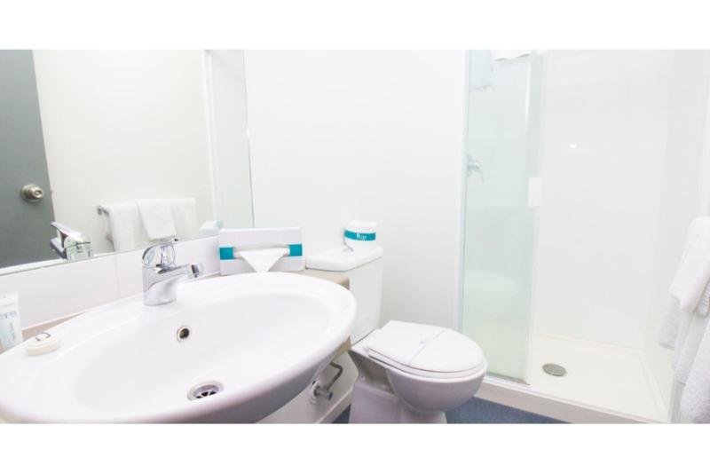 Фото Tetra Serviced Apartments by Castle