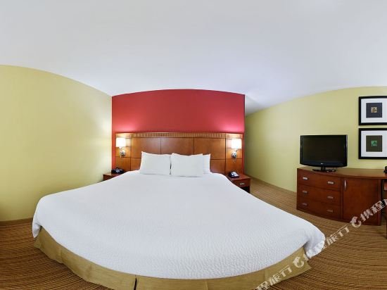 Фото Courtyard by Marriott Tampa North/I-75 Fletcher