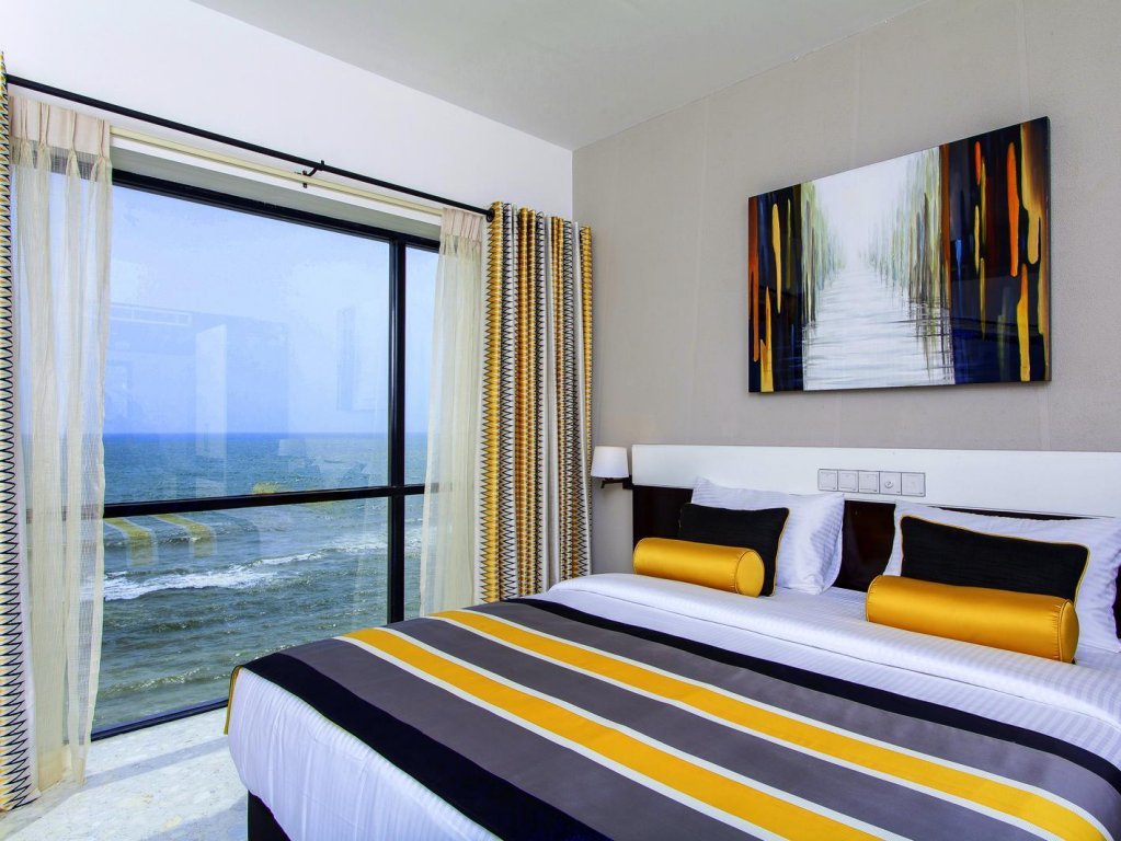 Фото The Ocean Colombo