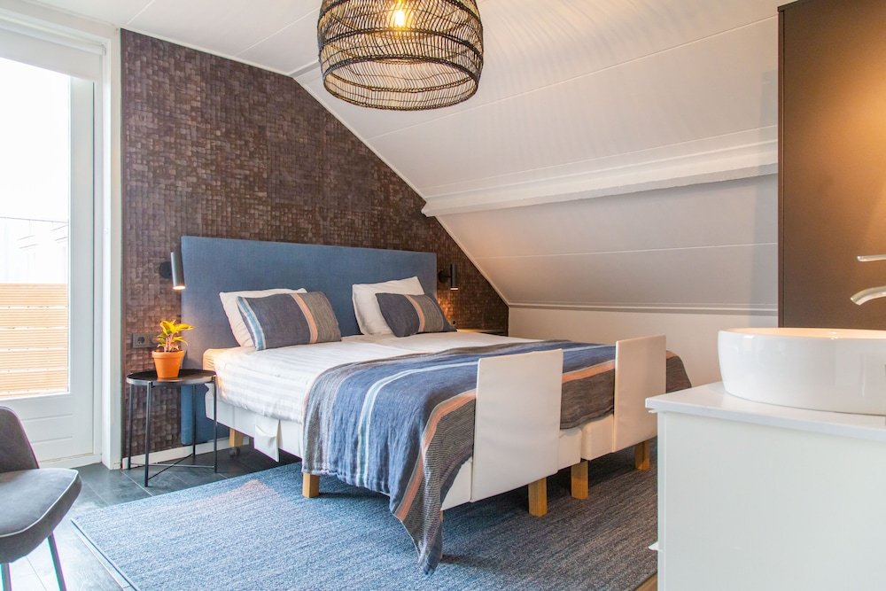 Фото Hotel Pannenkoekhuis Vierwegen