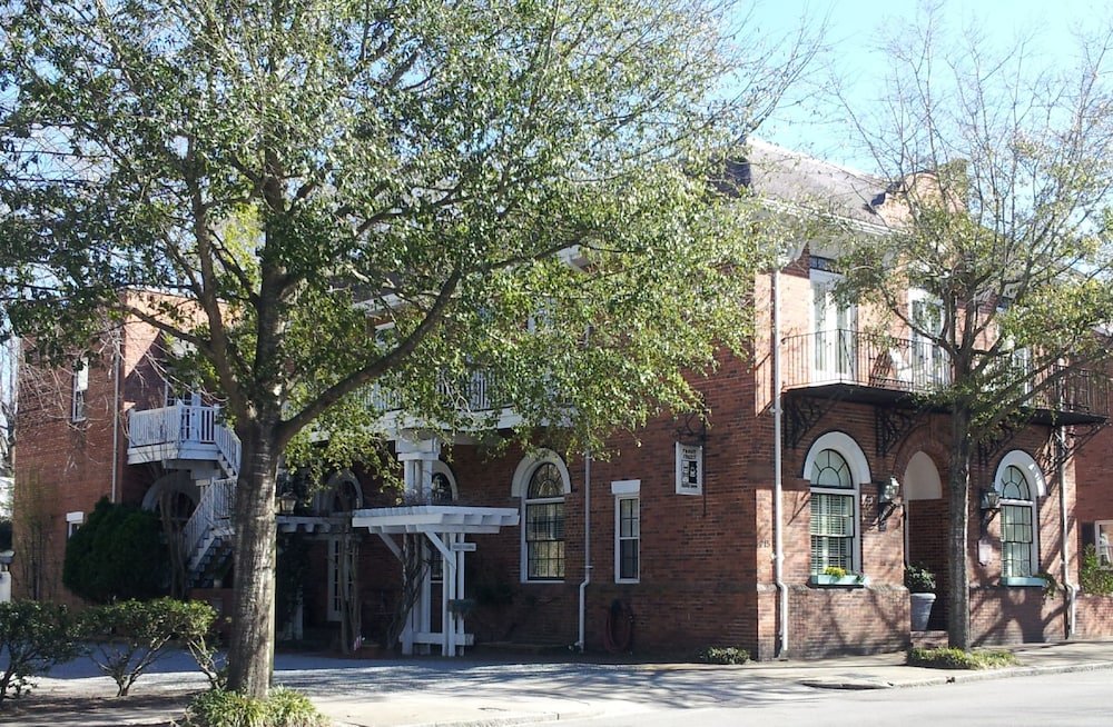 Фото Front Street Inn