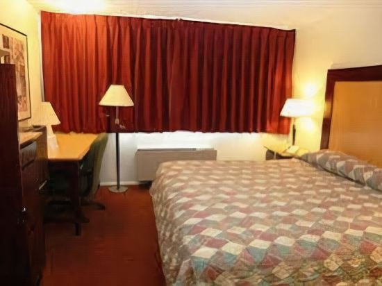 Фото Sea-Tac Crest Motor Inn