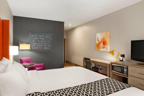 Гостиница La Quinta Inn & Suites by Wyndham Lackawanna