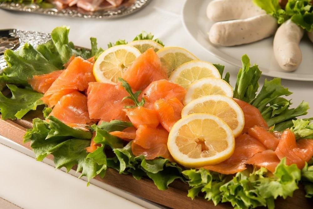 Фото Munich Deluxe Hotel