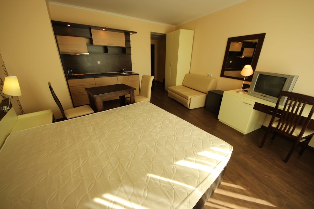 Фото Menada Apartments in Grand Hotel Sveti Vlas