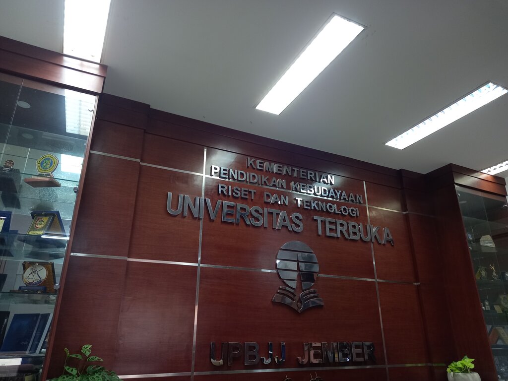 Hotel Oyo 1352 Jember Town Square Residence, Jember, photo