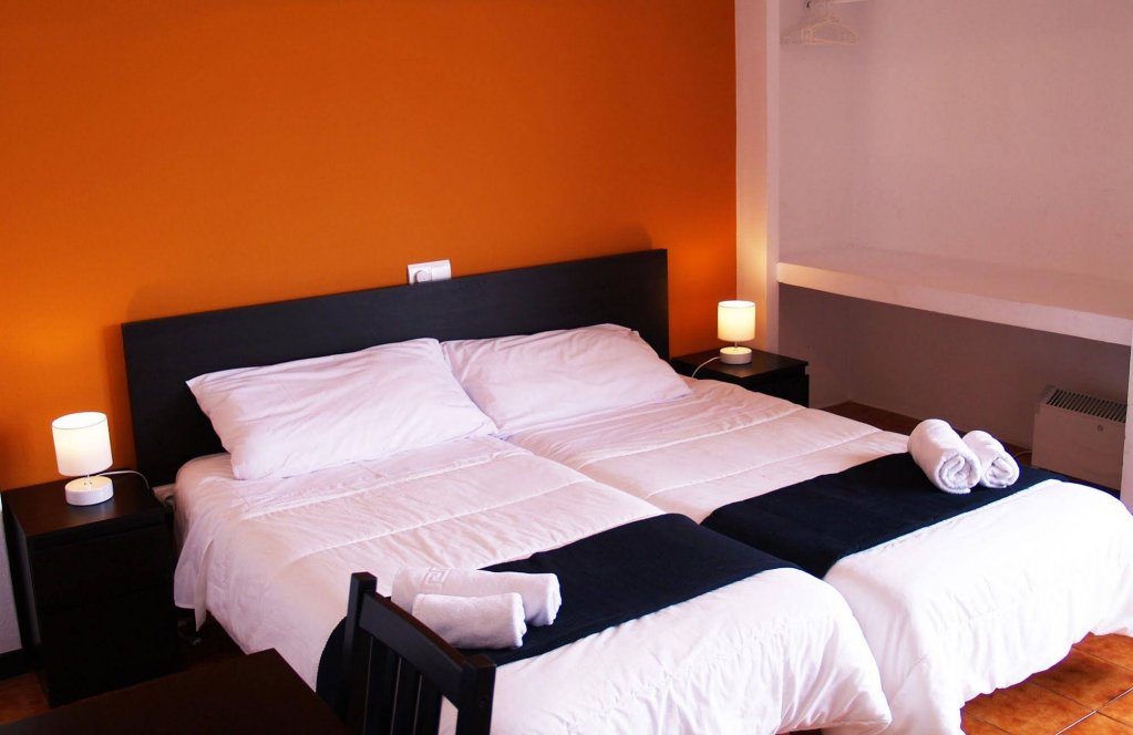 Фото Hostal Baleàric - Adults Only