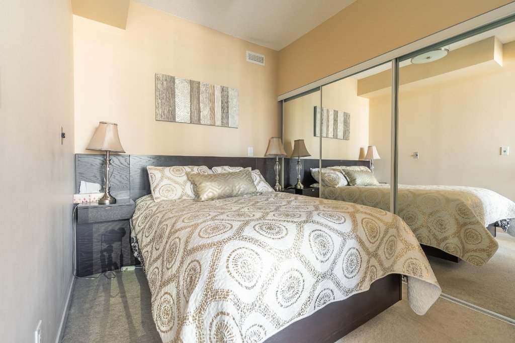 Фото Simply Comfort. Amazing Downtown Apartments