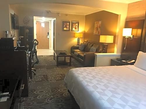 Фото Holiday Inn Orlando East - Ucf Area, an Ihg Hotel