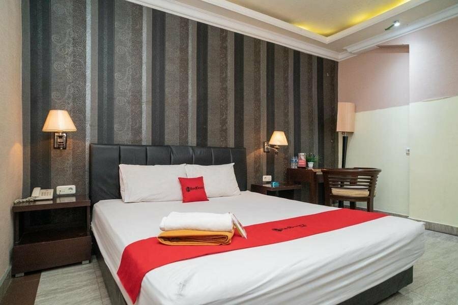 Hotel RedDoorz Plus near Simpang Tiga Tritayasa Cilegon, Earth, photo