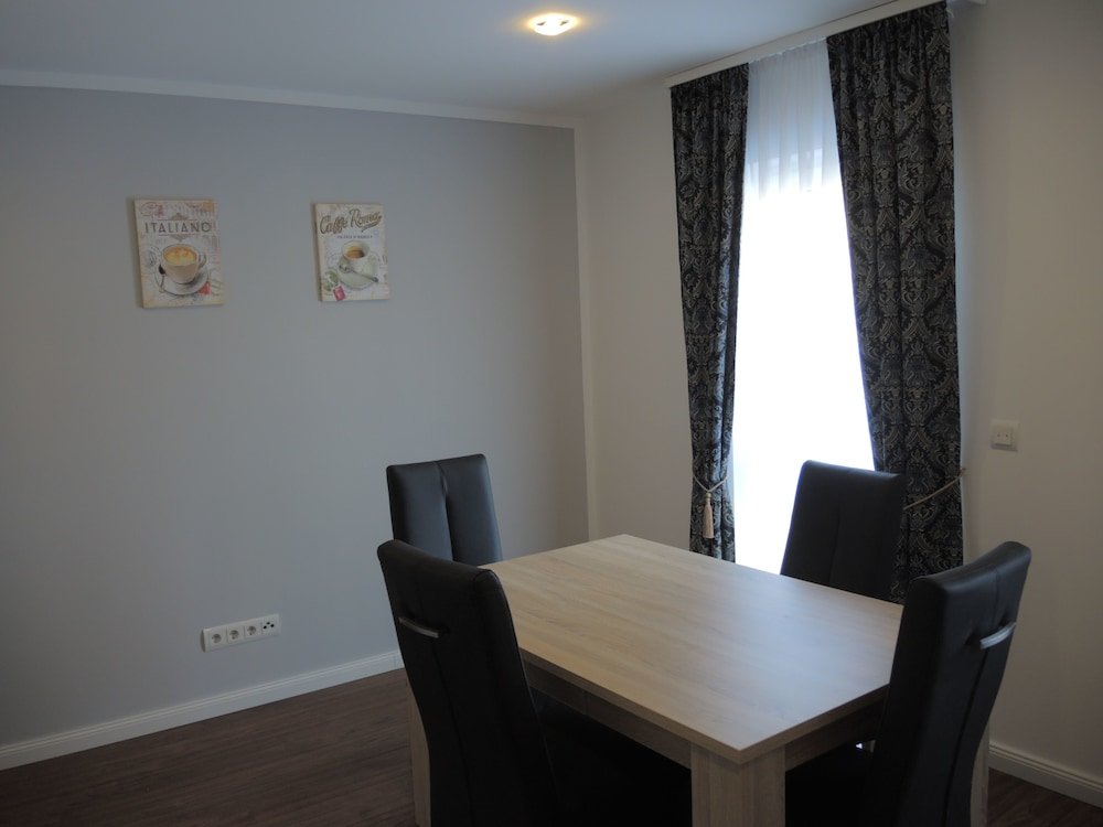 Фото Merkel Villa Apartamente