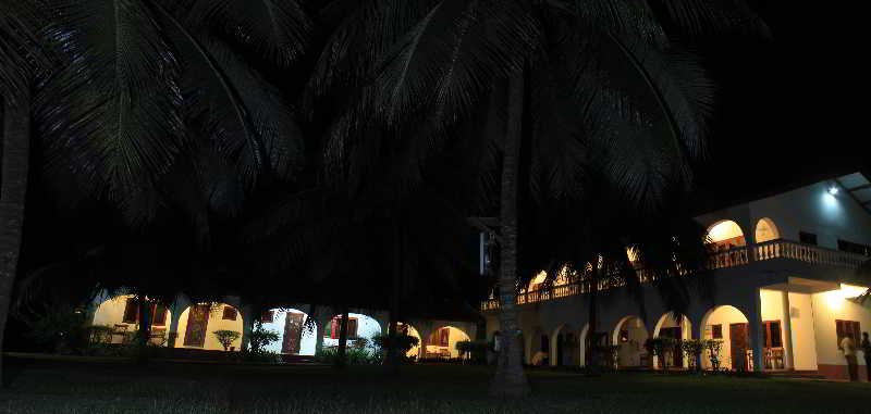 Фото Coconut Grove Beach Resort